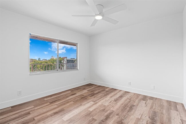 Building Photo - 7301 Amberly Ln