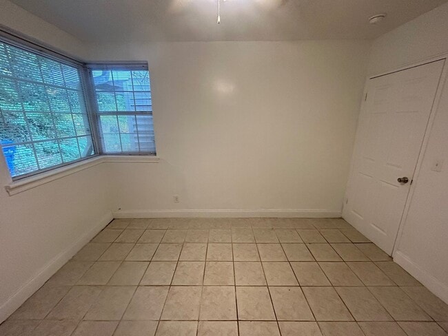 Building Photo - 403 Waccamaw Ave