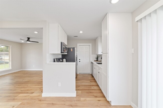 Building Photo - 7706 Deadwood Dr