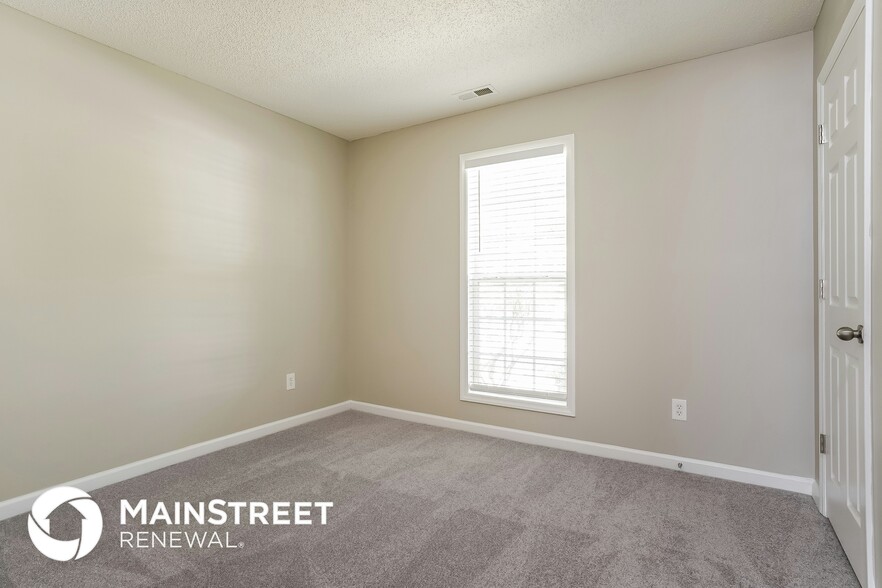 Building Photo - 2 Kilburn Ln