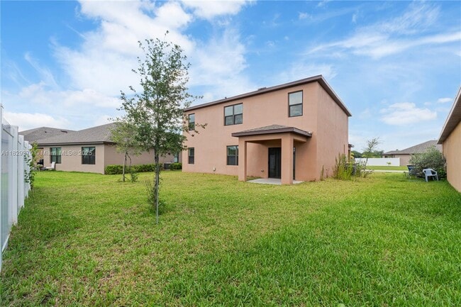 Building Photo - 5305 Fantasy Dr