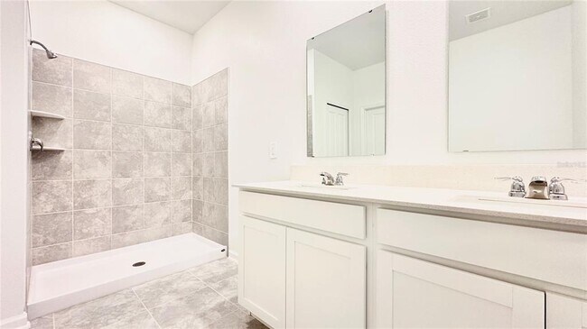 Building Photo - 683 Daring Dr