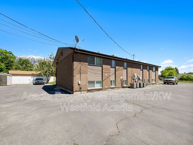 Building Photo - 255 500 N