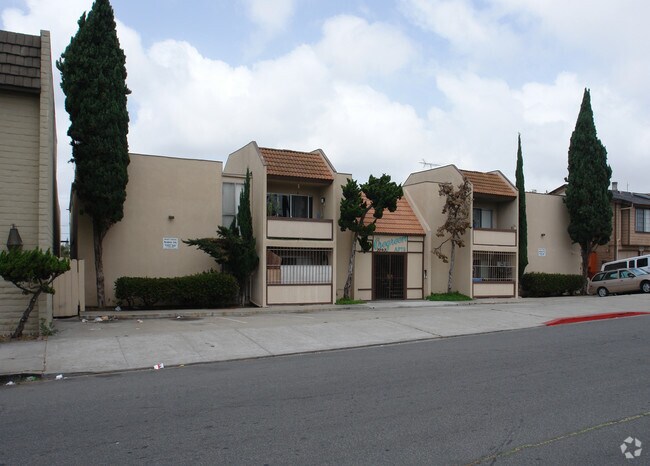 Building Photo - 3940 Oregon St.