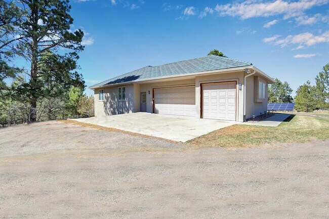 Building Photo - 10503 E Meadow Run