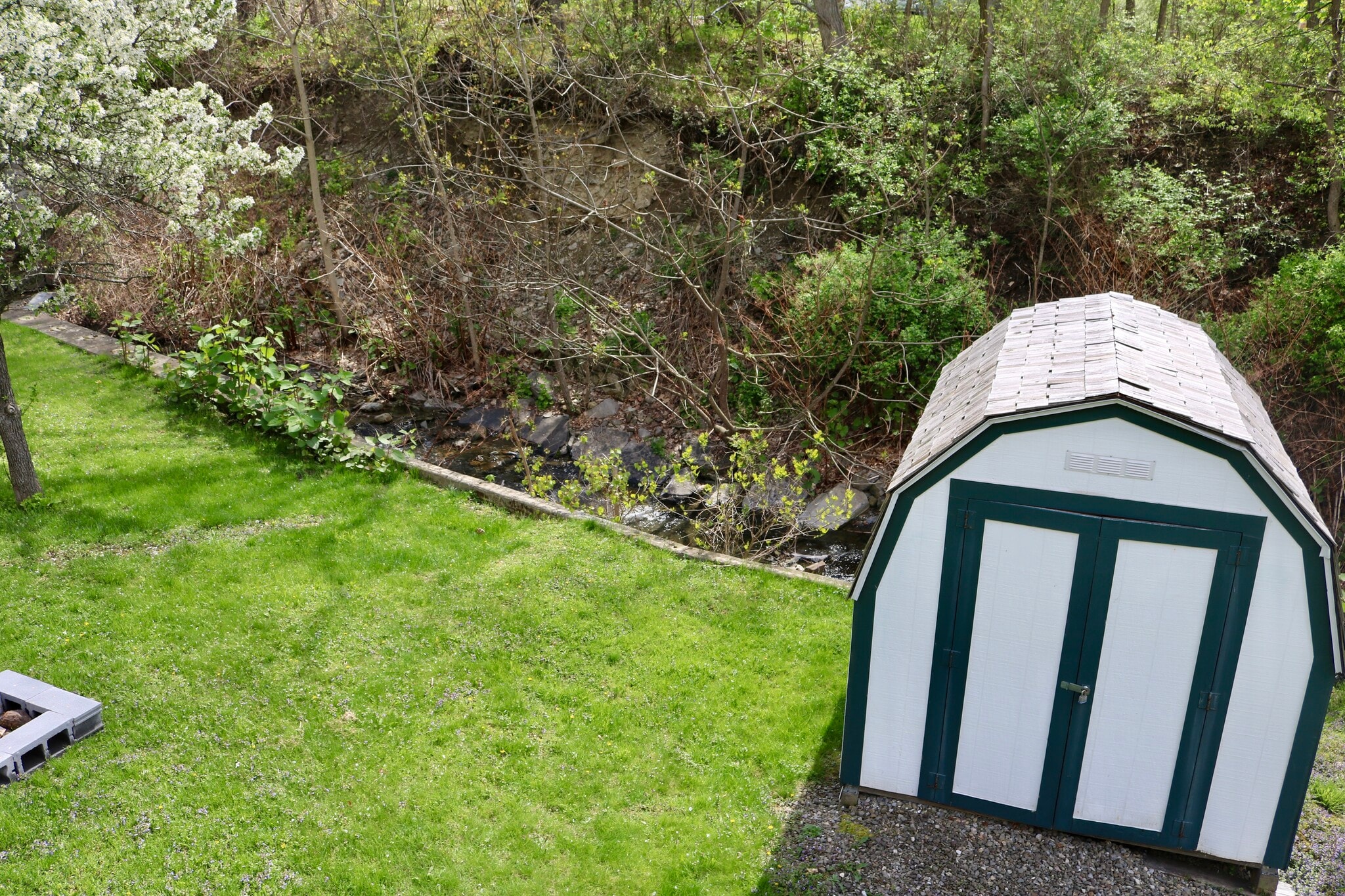 Building Photo - 24 Forest Hills Dr