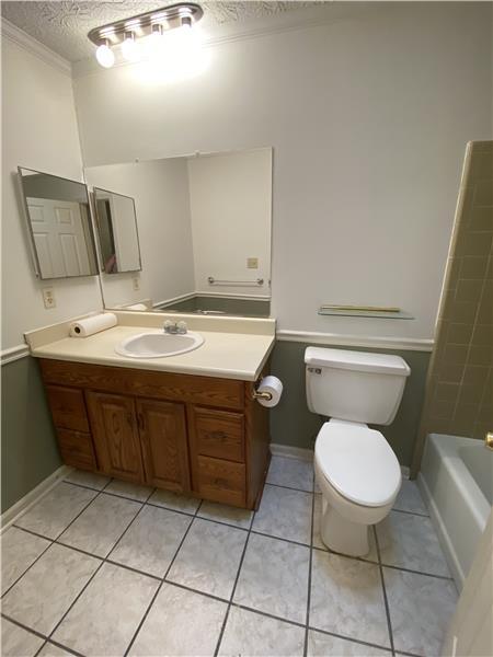 Building Photo - 15 Beaver Run Dr