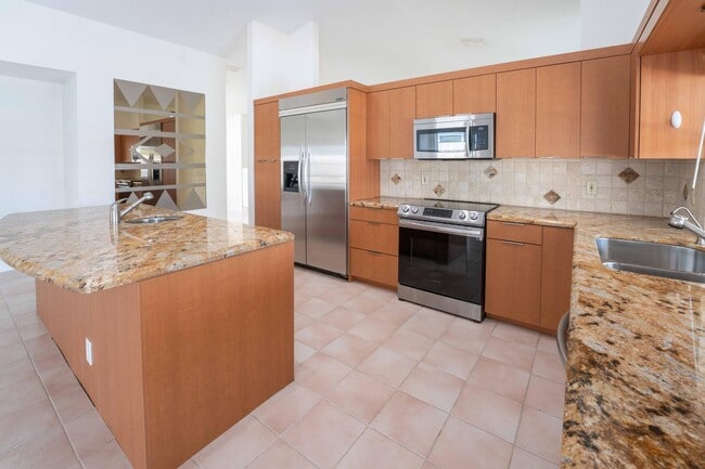 Building Photo - 11511 Island Lakes Ln