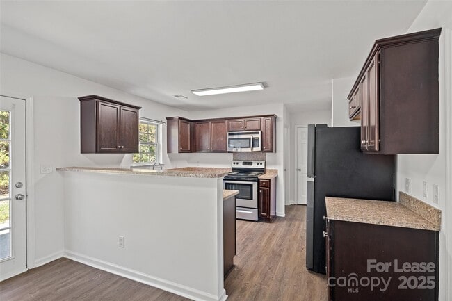 Building Photo - 5628 Henderson Oaks Dr