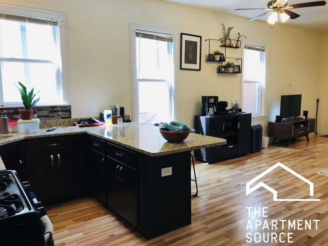 Building Photo - 1622 N Fairfield Ave