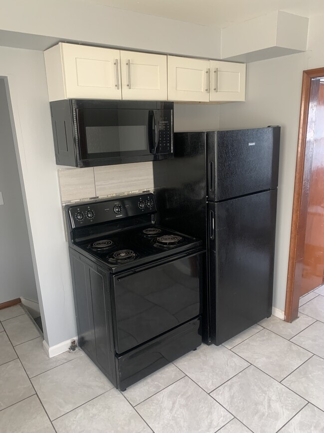 Building Photo - 6328 N 36th Ave