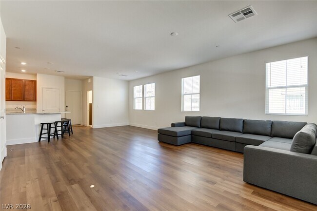 Building Photo - 2875 Starling Summit St