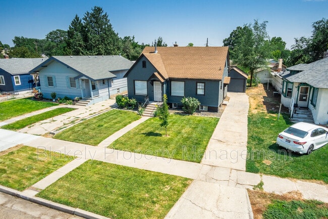 Building Photo - 1020 15th Ave S