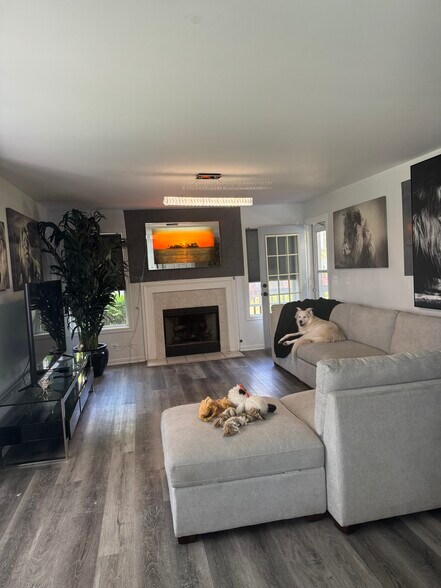 Building Photo - 418 Kresswood Dr