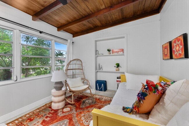 Building Photo - 3101 SW 16th St