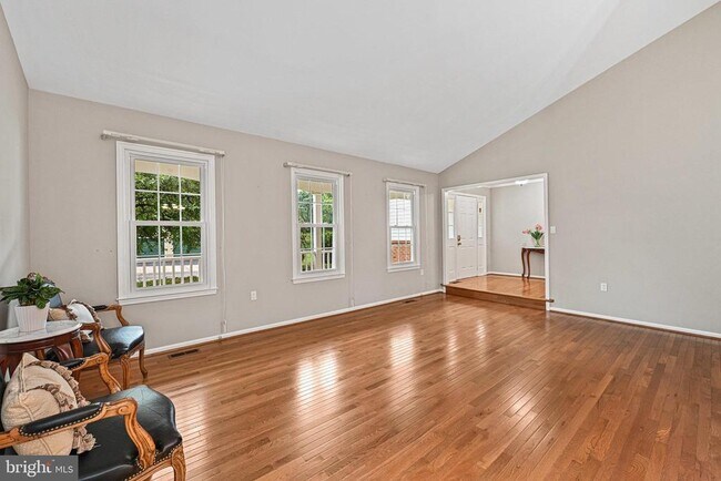 Building Photo - 9760 Hatmark Ct