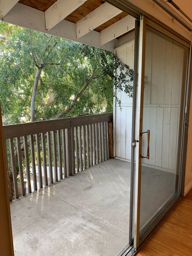 Building Photo - Bright, comfortable, and spacious one bedroom Condominium