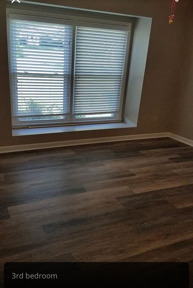 Building Photo - Knoxville 37922 - Available Now! 3 bedroom, 2 bath home - Contact Susan Niedergeses 865-300-4722