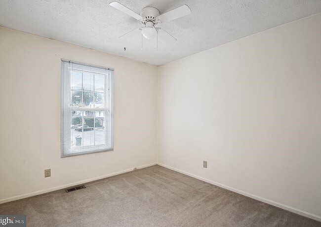 Building Photo - 1504 Virginia Ct