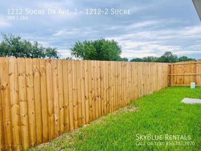 Building Photo - 1212 W Sucre Dr