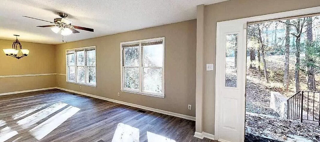 Building Photo - 421 Constitution Dr