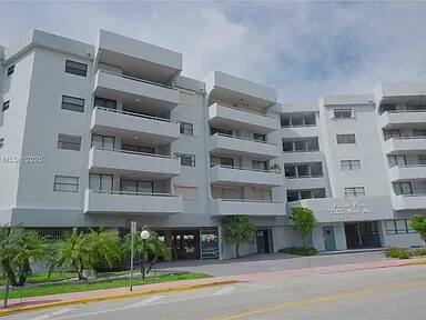 Building Photo - 7300 Wayne Ave