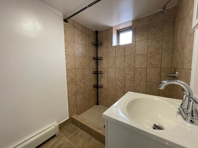 Building Photo - 7722 W Belmont Ave