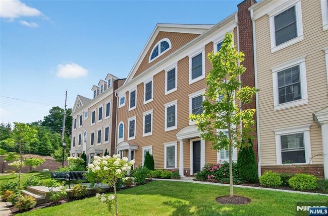 Building Photo - 283 Bradley Dr