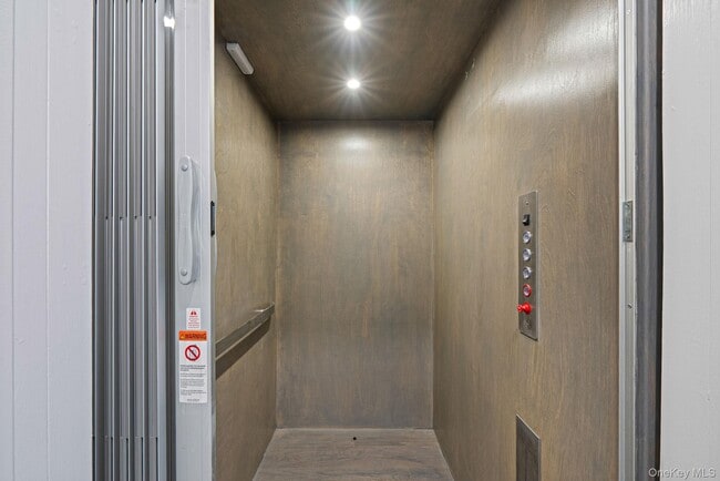 Building Photo - 449 Nassau Ave