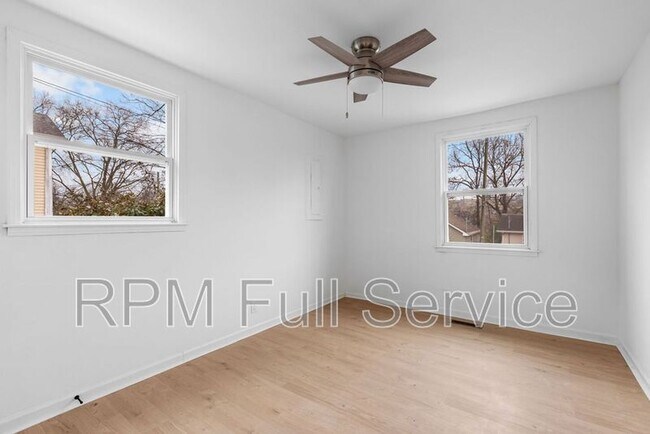 Building Photo - 1025 42nd Ave N