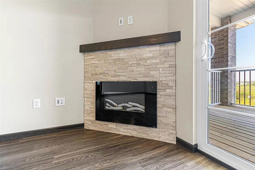 Building Photo - 2871 Spring Rose Cir