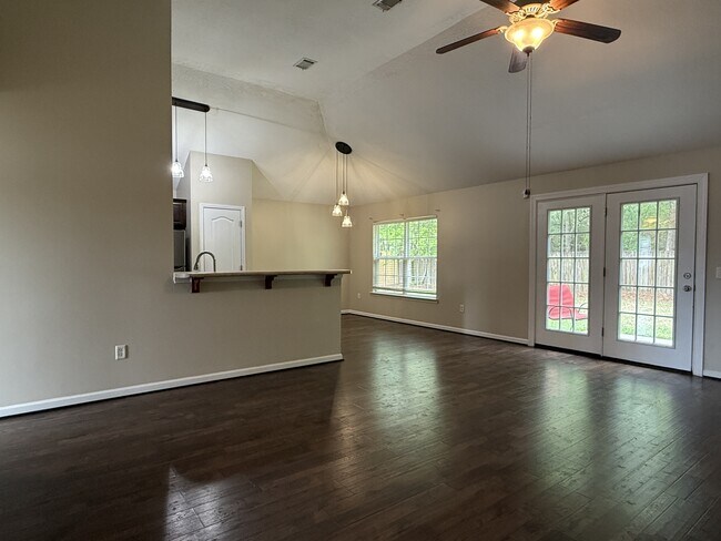 Building Photo - 146 Aquinnah Dr