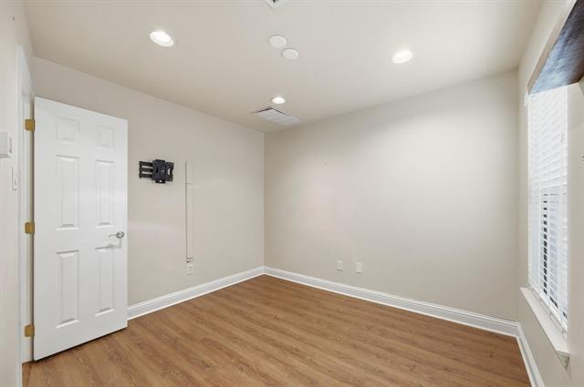 Building Photo - 1020 Pavillion St