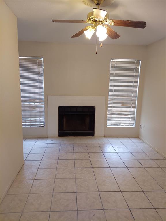 Building Photo - 3900 Woodchase Dr