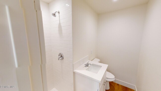 Building Photo - 971 Calle Nogal