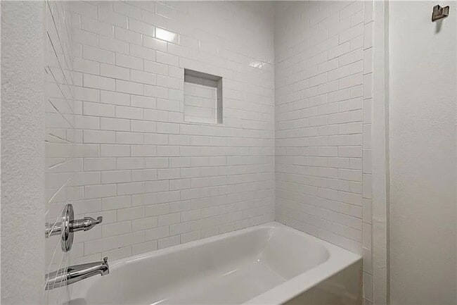 Building Photo - Modern Comfort Meets Relaxed Living in This Bright, Stylish Home with a Private Backyard Oasis