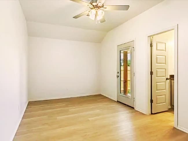 Building Photo - Newly Available – Modern 2-Bedroom Duplex in Lawton!