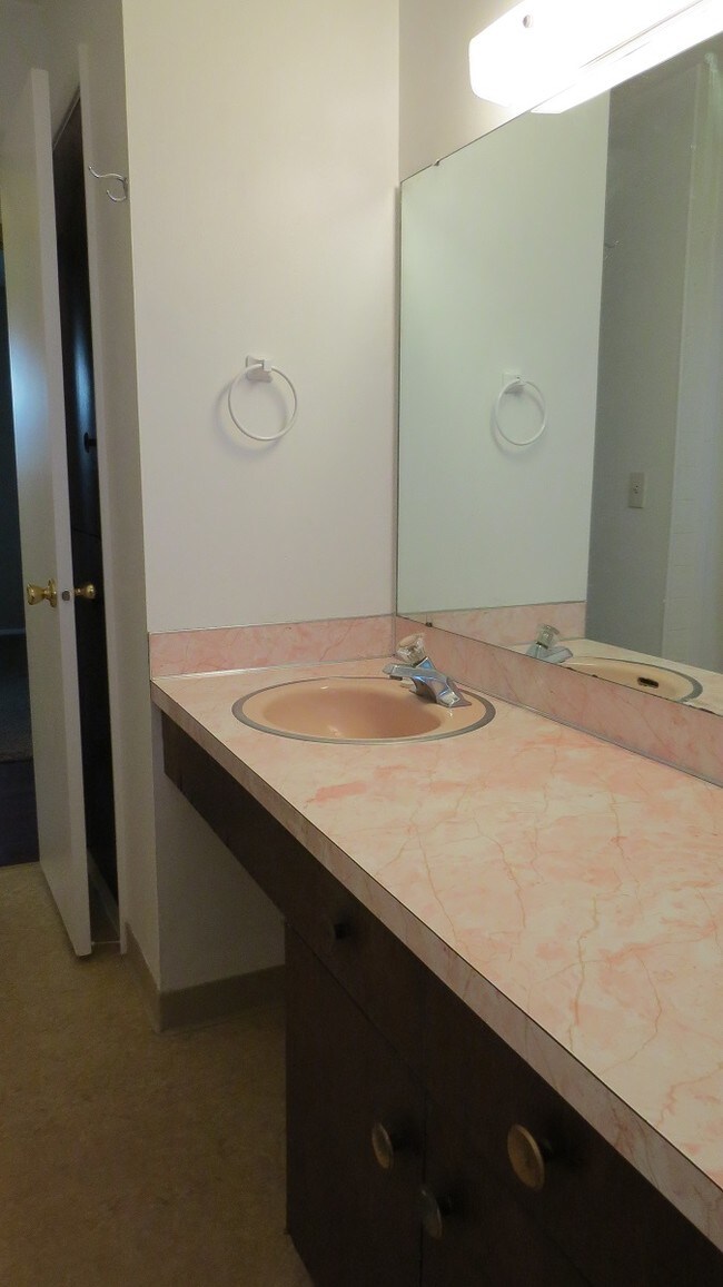 Building Photo - 5503 6th Ave S