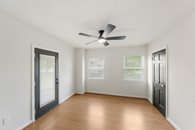 Building Photo - 3809 Southmore Blvd
