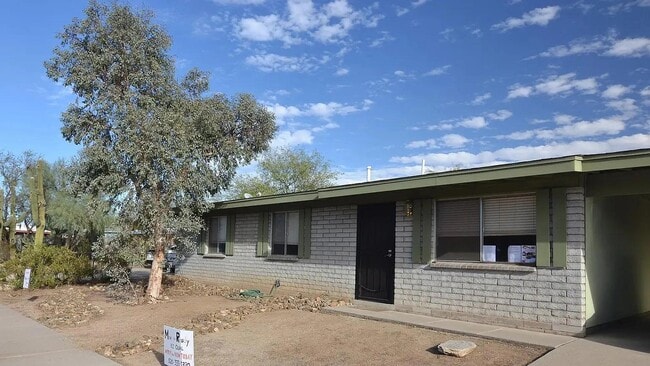 Primary Photo - 7410 N Patriot Dr