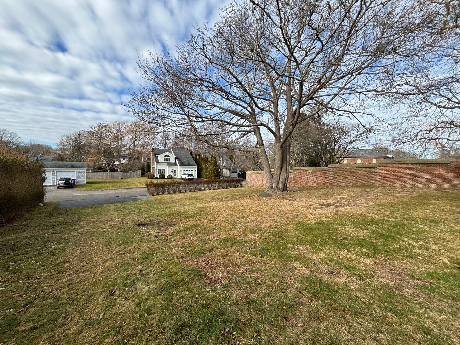 Building Photo - 77 Coggeshall Ave