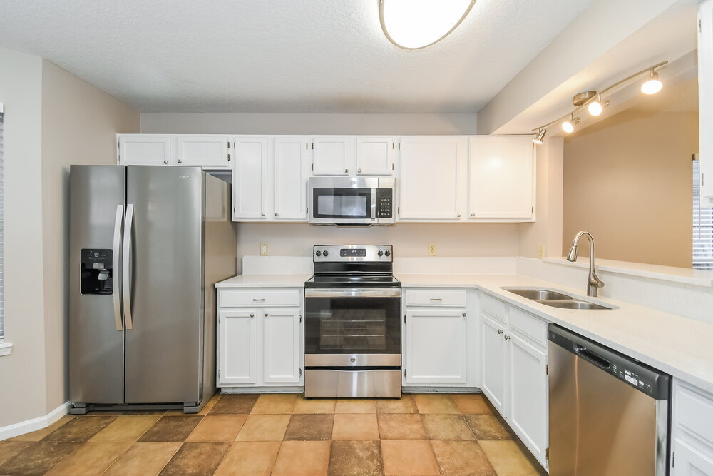 Building Photo - 1653 Spring Oaks Ln