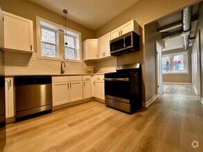 Building Photo - Rehabbed 2 Bed/1 Bath in Pilsen!