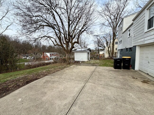 Building Photo - 400 Patterson Rd