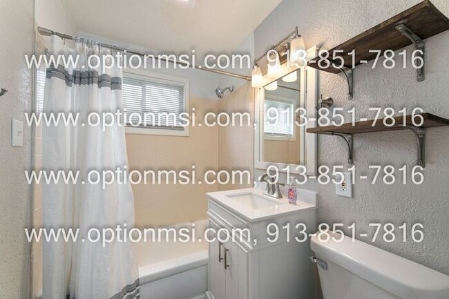 Building Photo - Ranch home available NOW!