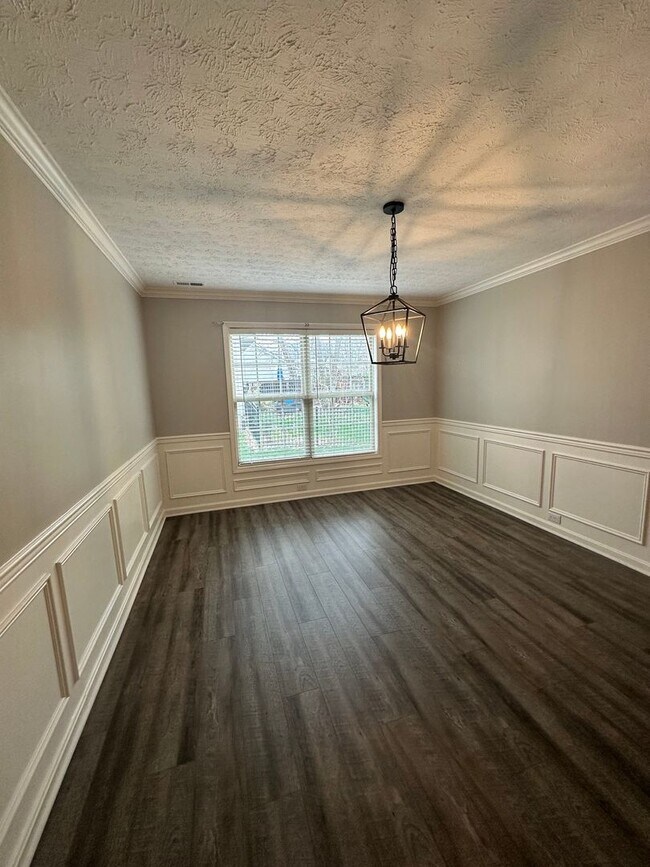 Building Photo - Welcome to this beautiful home in the desirable Wolf Trace Subdivision!