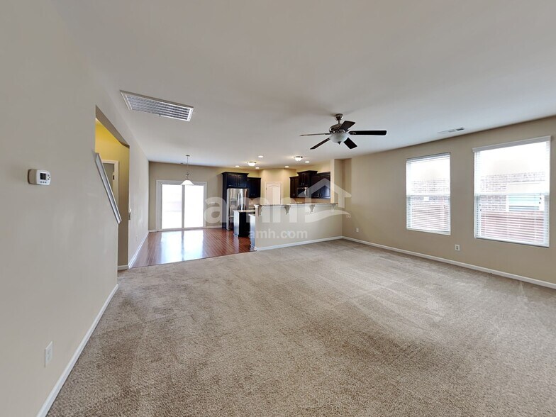 Building Photo - 207 S Dunnwood Ln