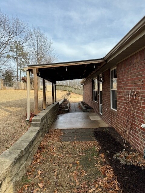 Building Photo - 1300 Yorkshire Dr