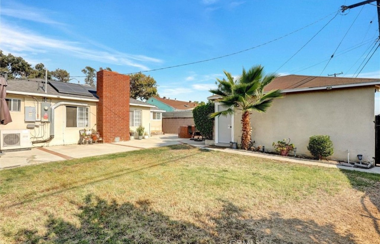 Building Photo - 10337 Garfield Ave