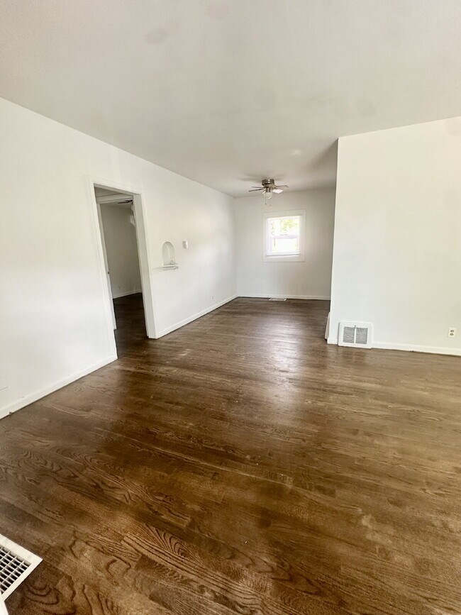 Building Photo - Cozy 1 Bedroom in Central Cheyenne